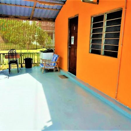 Roomstay Shahid Hou'Ze Кангар Экстерьер фото